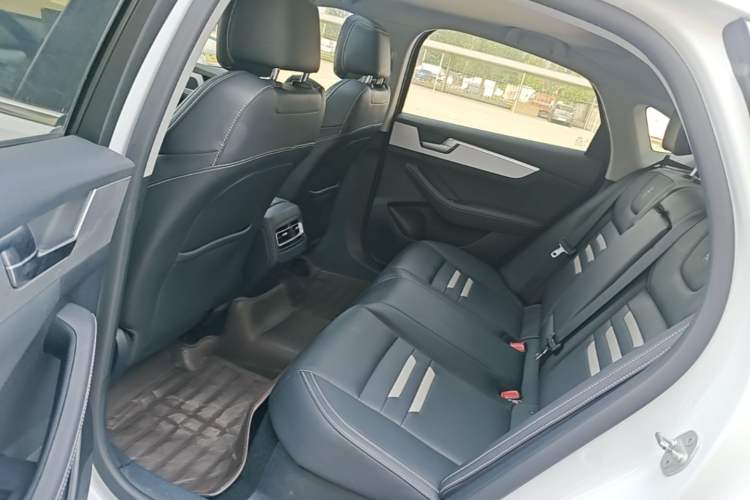 Used BYD Qin Pro New Energy 2019 DM Super Edition 1.5TI Automatic Smart Connect X-Trail Model China VI Standard Left Rear Seat