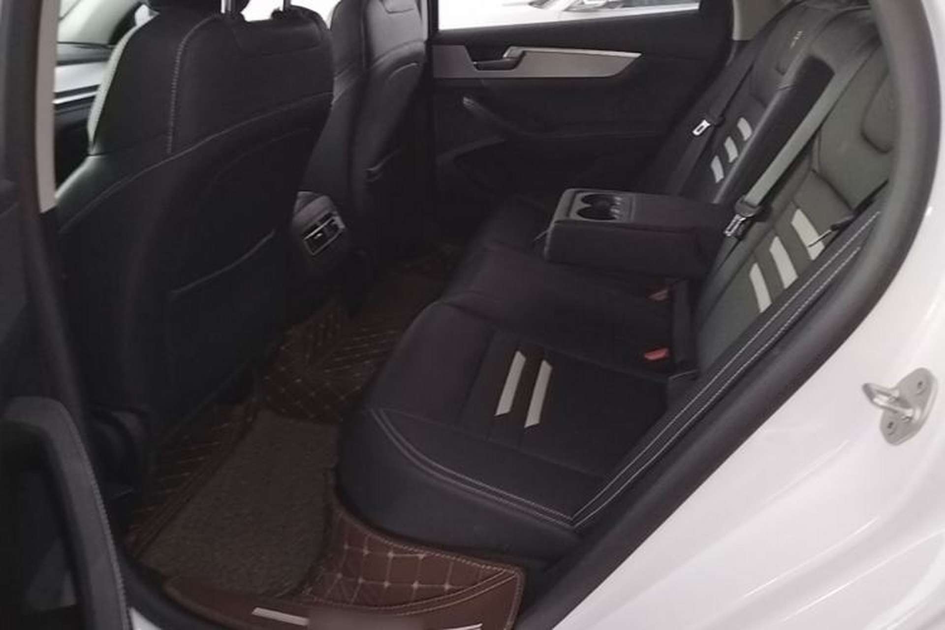 Used BYD Qin Pro New Energy 2019 DM Super Edition 1.5TI Automatic Smart Connect X-Trail Model China VI Standard Left Rear Seat