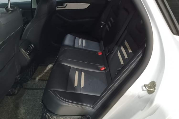 Used BYD Qin Pro New Energy 2019 DM Super Edition 1.5TI Automatic Smart Connect X-Trail Model China VI Standard Left Rear Seat