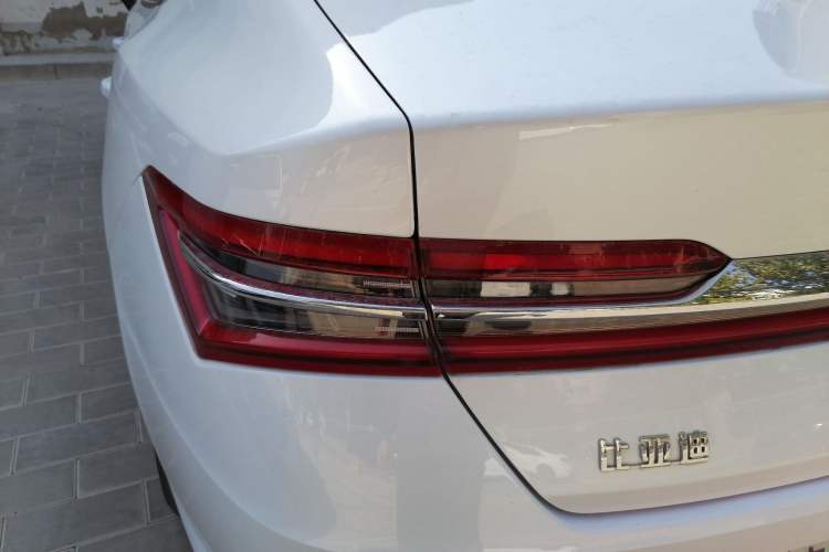 Used BYD Qin Pro New Energy 2019 EV Super Edition Standard Version Smart Connect Leading Style Left Rear Taillight