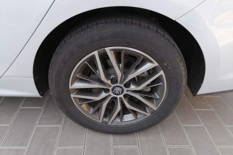 Used BYD Qin Pro New Energy 2019 EV Super Edition Standard Version Smart Connect Leading Style Left Rear Wheel Hub