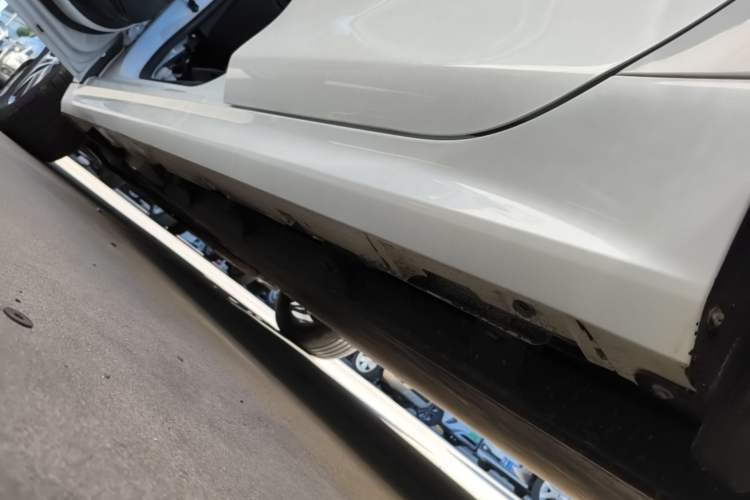 Used BYD Qin Pro New Energy 2019 EV Super Edition High-Power Smart Connect Luxurious Model Left Side Sill