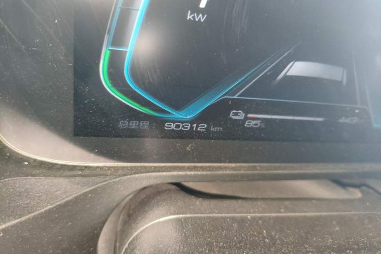 Used BYD Qin Pro New Energy 2019 EV Super Edition High-Power Long-Range Smart-Connected Cutting-Edge Model Odometer Close Up