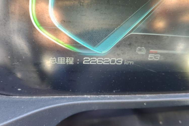 Used BYD Qin Pro New Energy 2019 EV Super Edition High-Power Long-Range Smart-Connected Cutting-Edge Model Odometer Close Up