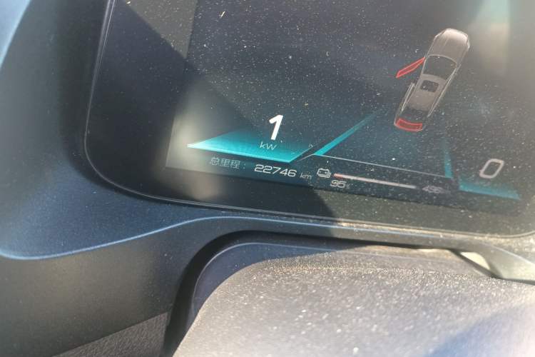 Used BYD Qin Pro New Energy 2019 EV Super Edition High-Power Long-Range Smart-Connected Cutting-Edge Model Odometer Close Up