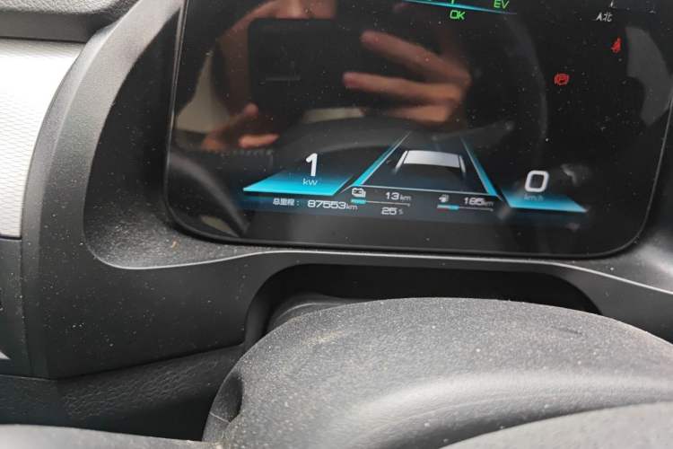 Used BYD Qin Pro New Energy 2019 DM Super Edition 1.5TI Automatic Smart Connect Prestige Model China VI Standard Odometer Close Up