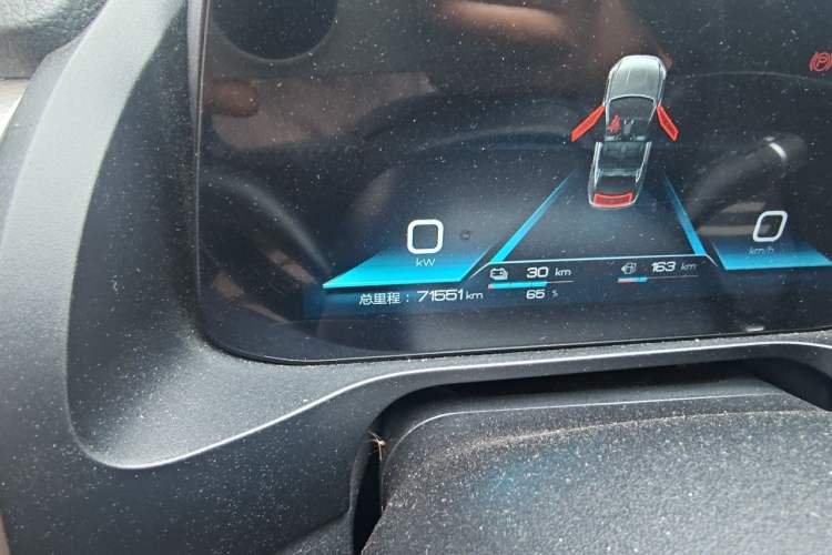 Used BYD Qin Pro New Energy 2019 DM Super Edition 1.5TI Automatic Smart Connect X-Trail Model China VI Standard Odometer Close Up