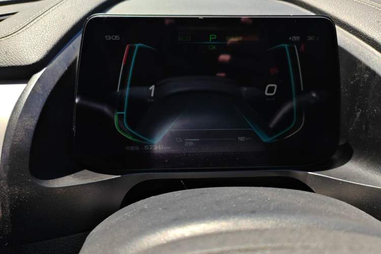 Used BYD Qin Pro New Energy 2019 EV Super Edition Standard Version Smart Connect Leading Style Odometer Close Up