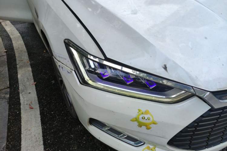 Used BYD Qin Pro New Energy 2019 EV Super Edition High-Power Smart Connect Leading Model Right Front Headlight