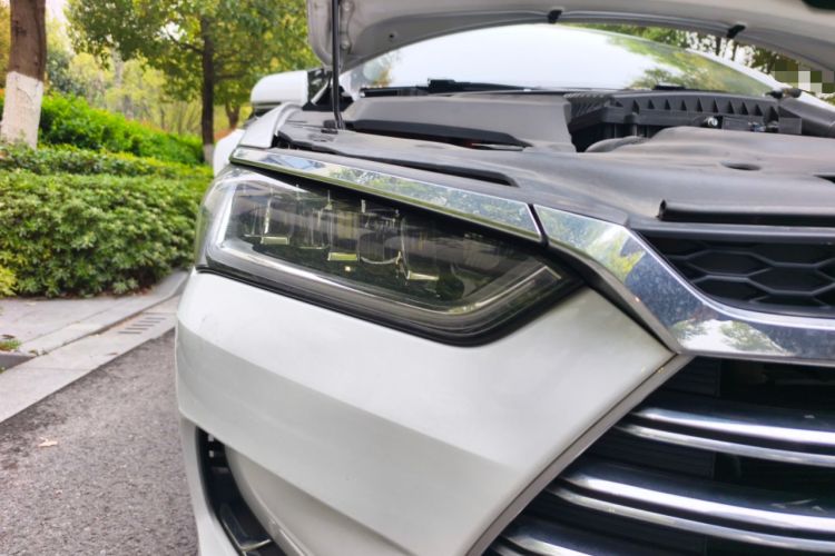 Used BYD Qin Pro New Energy 2019 DM Super Edition 1.5TI Automatic Smart Connect X-Trail Model China V Standard Right Front Headlight
