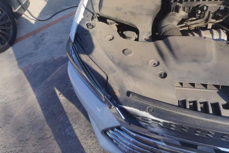 Used BYD Qin Pro New Energy 2019 DM Super Edition 1.5TI Automatic Smart Connect X-Trail Model China VI Standard Right Front Headlight