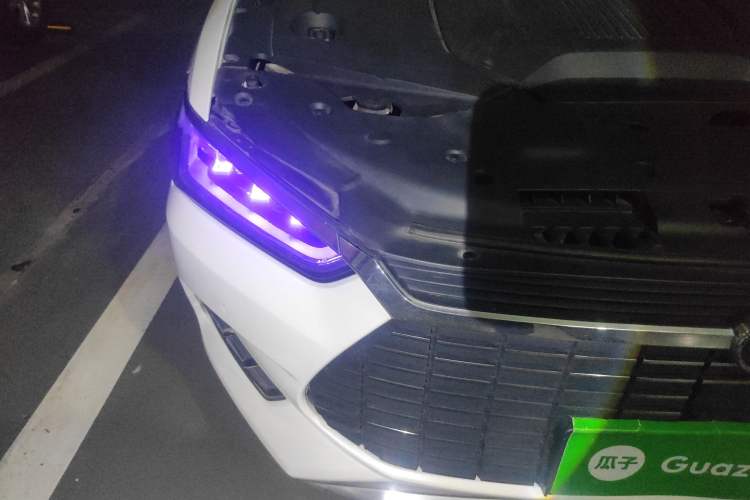 Used BYD Qin Pro New Energy 2019 EV Super Edition High-Power Smart Connect & Premium Model Right Front Headlight