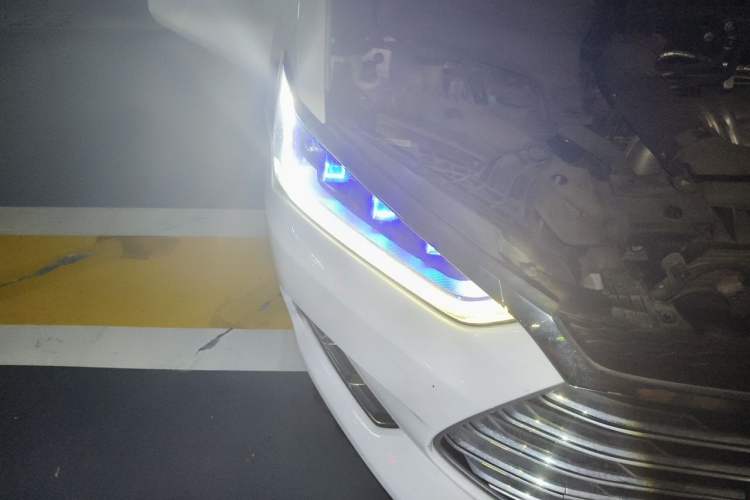 Used BYD Qin Pro New Energy 2019 DM Super Edition 1.5TI Automatic Smart Connect X-Trail Model China VI Standard Right Front Headlight