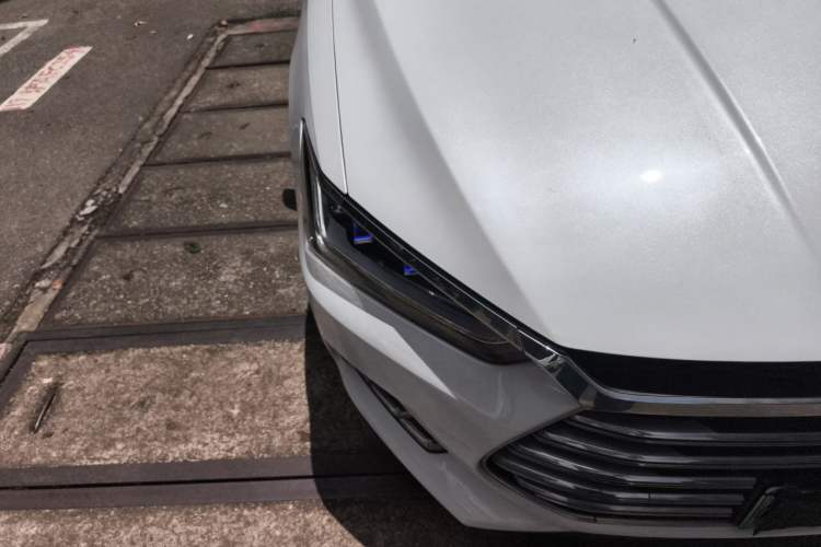 Used BYD Qin Pro New Energy 2019 DM Super Edition 1.5TI Automatic Smart Connect X-Trail Model China VI Standard Right Front Headlight