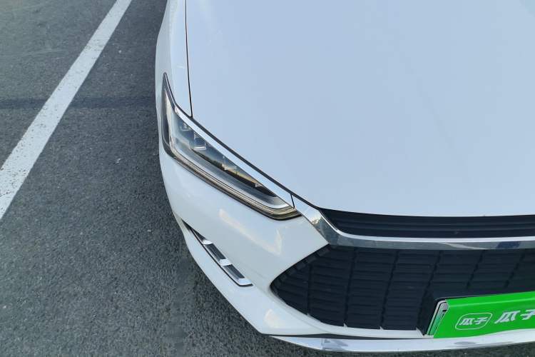 Used BYD Qin Pro New Energy 2019 EV Super Edition Standard Version Smart Connect Leading Style Right Front Headlight