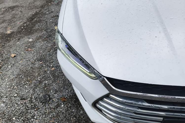 Used BYD Qin Pro New Energy 2019 DM Super Edition 1.5TI Automatic Smart Connect X-Trail Model China VI Standard Right Front Headlight