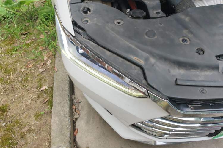 Used BYD Qin Pro New Energy 2019 DM Super Edition 1.5TI Automatic Smart Connect X-Trail Model China VI Standard Right Front Headlight