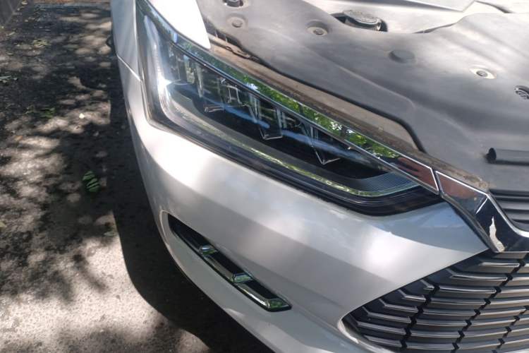 Used BYD Qin Pro New Energy 2019 EV Super Edition High-Power Long-Range Smart-Connected Leading Model Right Front Headlight