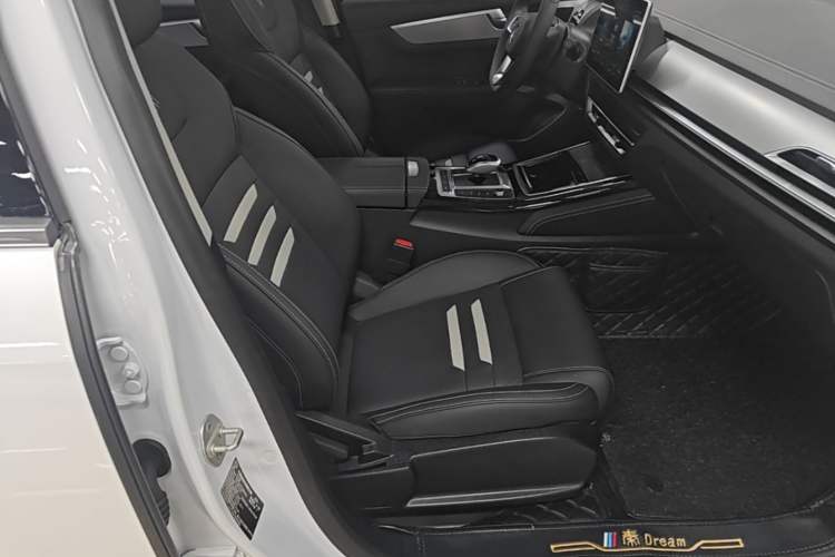 Used BYD Qin Pro New Energy 2019 DM Super Edition 1.5TI Automatic Smart Connect X-Trail Model China VI Standard Right Front Seat