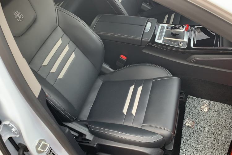 Used BYD Qin Pro New Energy 2019 EV Super Edition High-Power Long-Range Smart-Connected Cutting-Edge Model Right Front Seat