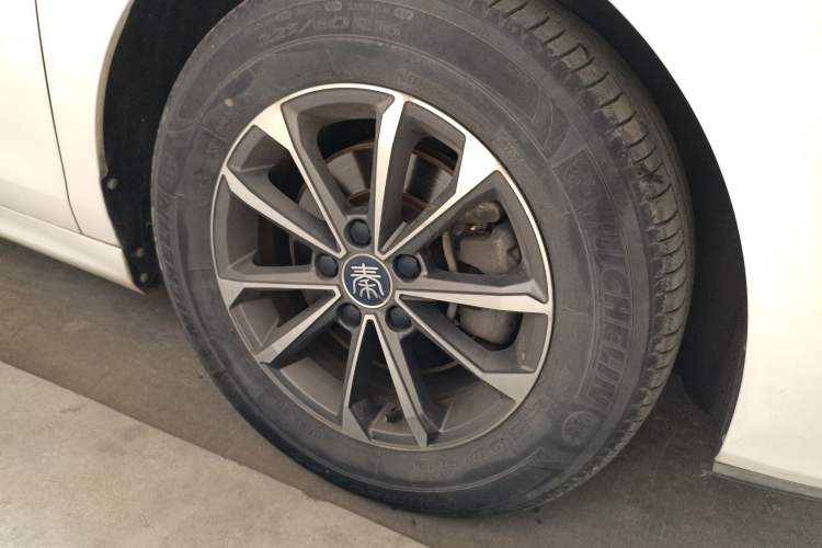 Used BYD Qin Pro New Energy 2019 DM Super Edition 1.5TI Automatic Smart Connect X-Trail Model China VI Standard Right Front Wheel Hub