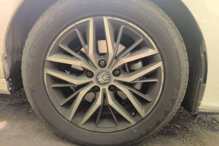 Used BYD Qin Pro New Energy 2019 EV Super Edition High-Power Long-Range Smart-Connected Cutting-Edge Model Right Front Wheel Hub