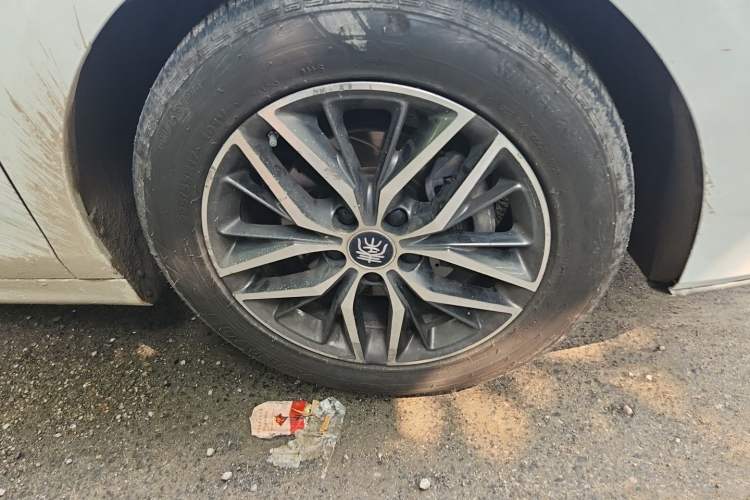 Used BYD Qin Pro New Energy 2019 EV Super Edition High-Power Long-Range Smart-Connected Cutting-Edge Model Right Front Wheel Hub
