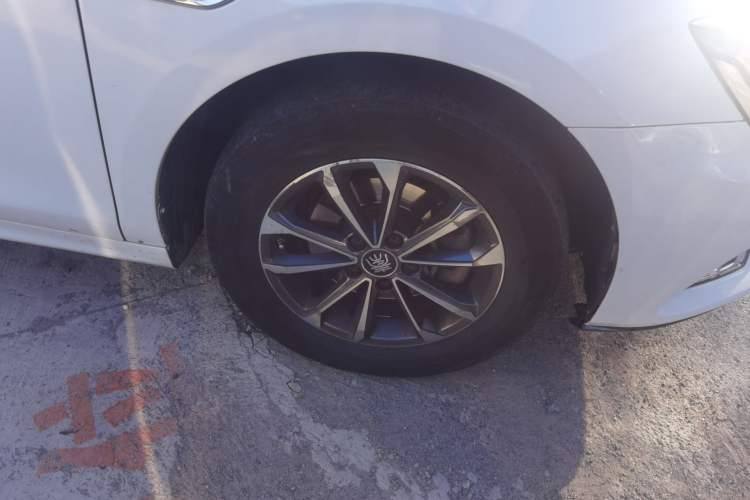 Used BYD Qin Pro New Energy 2019 DM Super Edition 1.5TI Automatic Smart Connect X-Trail Model China VI Standard Right Front Wheel Hub