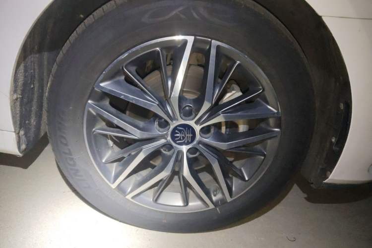 Used BYD Qin Pro New Energy 2019 DM Super Edition 1.5TI Automatic Smart Connect Speedy Model China VI Standard Right Front Wheel Hub
