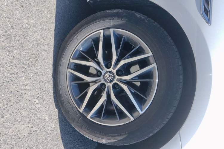 Used BYD Qin Pro New Energy 2019 EV Super Edition High-Power Long-Range Smart-Connected Cutting-Edge Model Right Front Wheel Hub