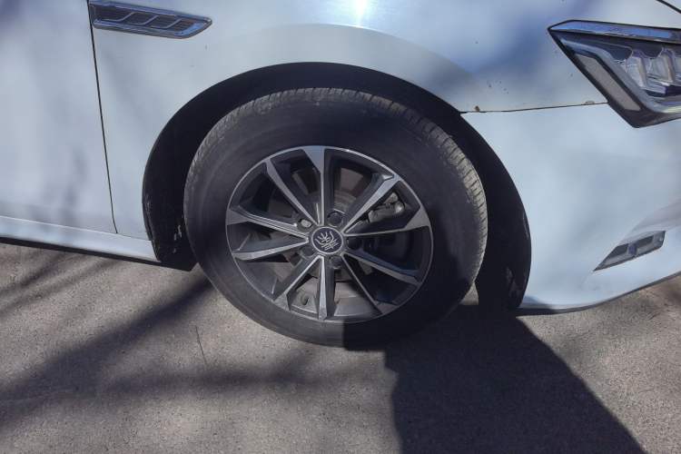 Used BYD Qin Pro New Energy 2019 DM Super Edition 1.5TI Automatic Smart Connect X-Trail Model China VI Standard Right Front Wheel Hub