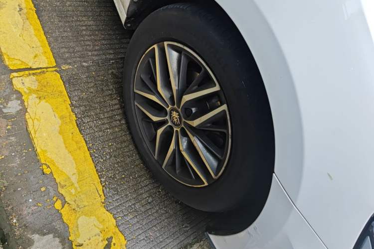 Used BYD Qin Pro New Energy 2019 DM Super Edition 1.5TI Automatic Smart Connect Prestige Model China VI Standard Right Front Wheel Hub