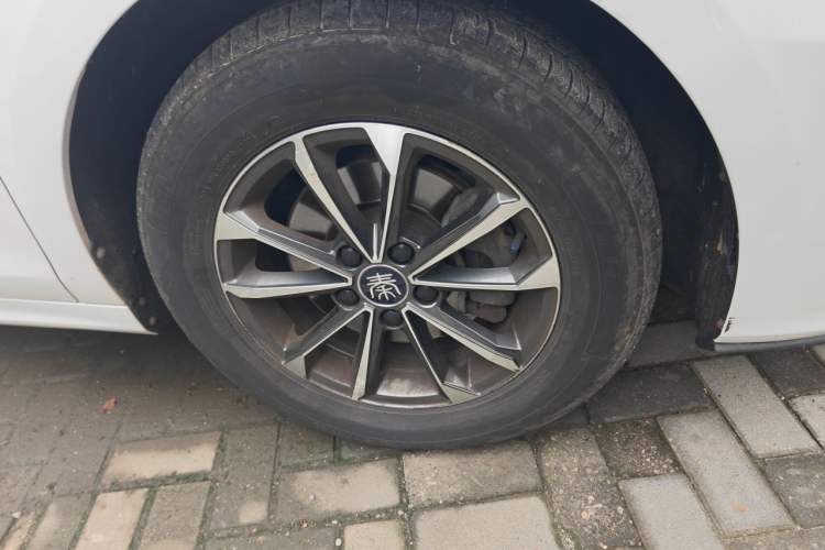 Used BYD Qin Pro New Energy 2019 DM Super Edition 1.5TI Automatic Smart Connect X-Trail Model China VI Standard Right Front Wheel Hub