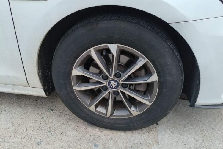Used BYD Qin Pro New Energy 2019 DM Super Edition 1.5TI Automatic Smart Connect X-Trail Model China VI Standard Right Front Wheel Hub