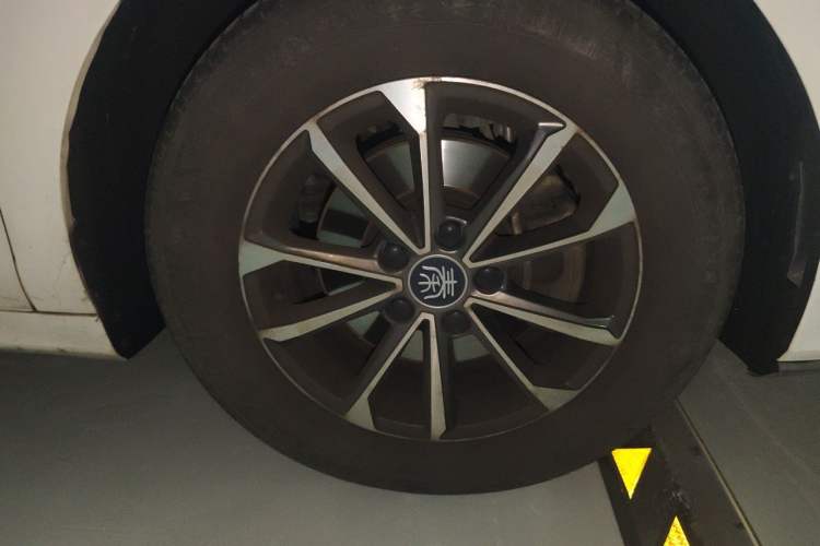 Used BYD Qin Pro New Energy 2019 DM Super Edition 1.5TI Automatic Smart Connect X-Trail Model China VI Standard Right Front Wheel Hub
