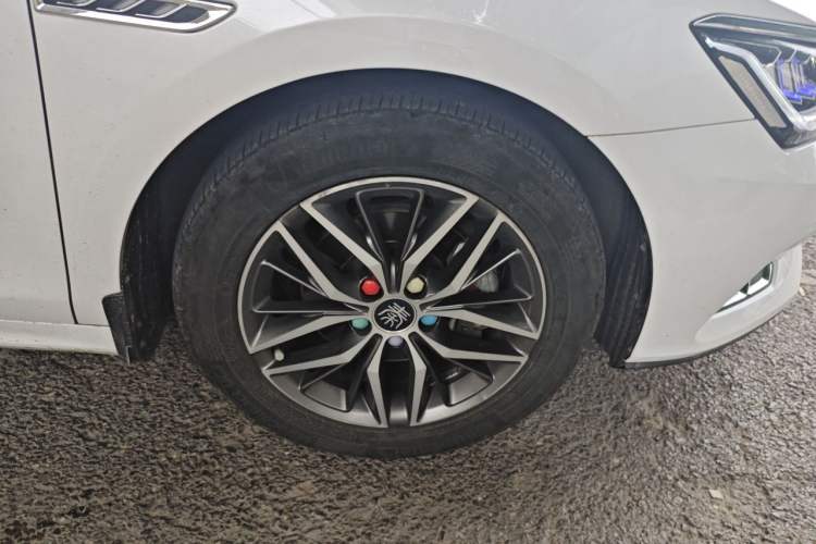 Used BYD Qin Pro New Energy 2019 EV Super Edition High-Power Long-Range Smart-Connected Cutting-Edge Model Right Front Wheel Hub