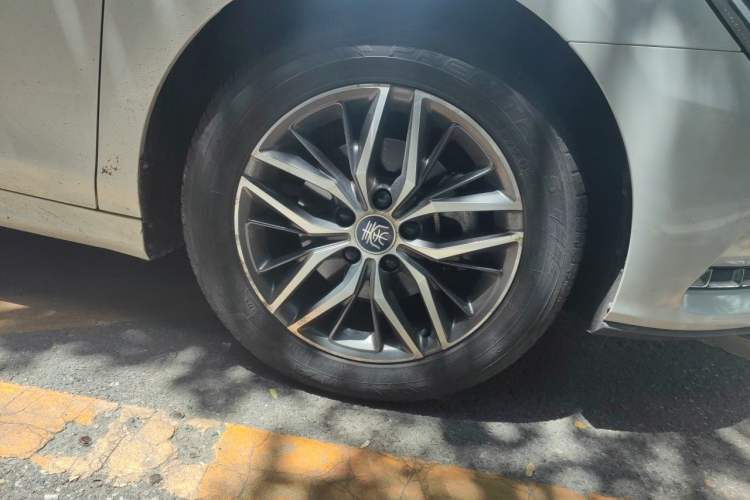 Used BYD Qin Pro New Energy 2019 EV Super Edition High-Power Smart Connect & Premium Model Right Front Wheel Hub