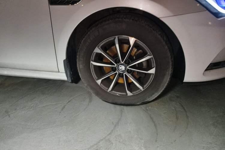 Used BYD Qin Pro New Energy 2019 DM Super Edition 1.5TI Automatic Smart Connect X-Trail Model China VI Standard Right Front Wheel Hub