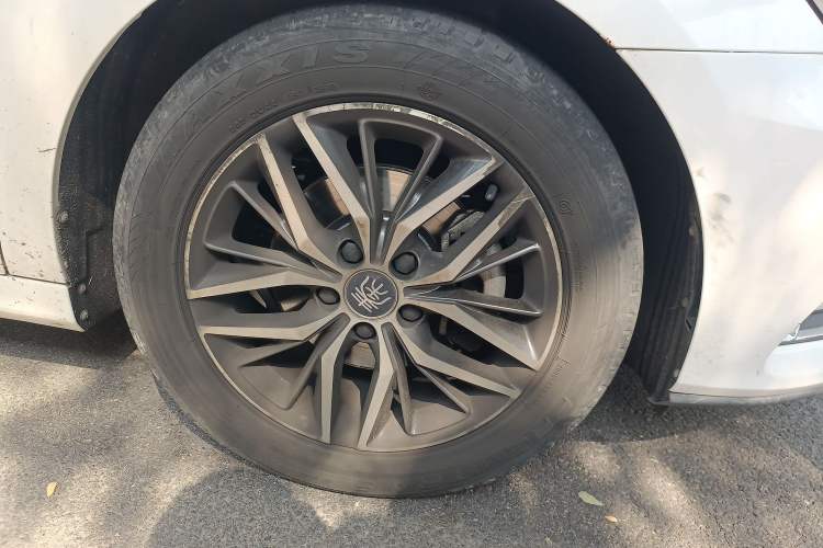 Used BYD Qin Pro New Energy 2019 EV Super Edition High-Power Long-Range Smart-Connected Cutting-Edge Model Right Front Wheel Hub