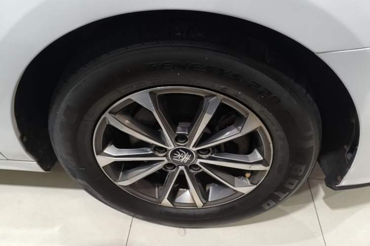 Used BYD Qin Pro New Energy 2019 DM Super Edition 1.5TI Automatic Smart Connect X-Trail Model China VI Standard Right Front Wheel Hub