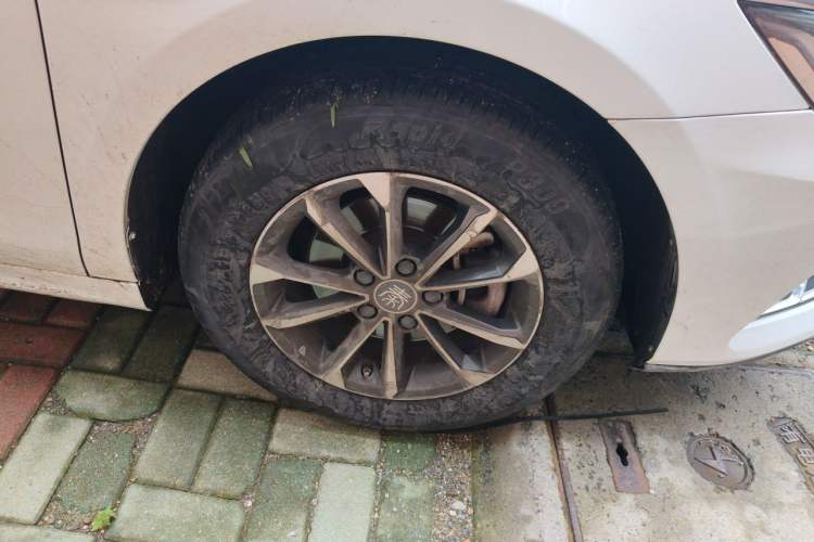 Used BYD Qin Pro New Energy 2019 DM Super Edition 1.5TI Automatic Smart Connect X-Trail Model China VI Standard Right Front Wheel Hub
