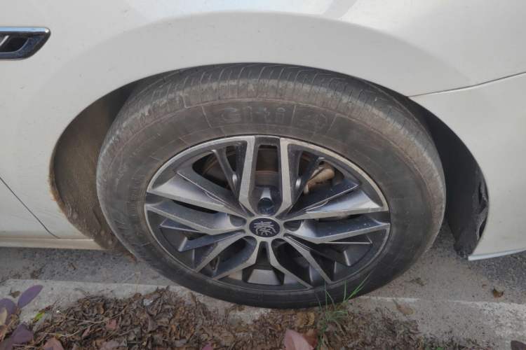 Used BYD Qin Pro New Energy 2019 DM Super Edition 1.5TI Automatic Smart Connect Enjoyment Model China VI Standard Right Front Wheel Hub