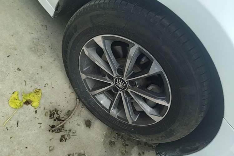 Used BYD Qin Pro New Energy 2019 DM Super Edition 1.5TI Automatic Smart Connect Prestige Model China VI Standard Right Front Wheel Hub