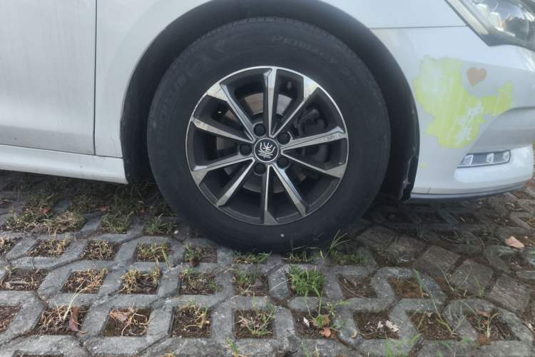Used BYD Qin Pro New Energy 2019 DM Super Edition 1.5TI Automatic Smart Connect X-Trail Model China VI Standard Right Front Wheel Hub