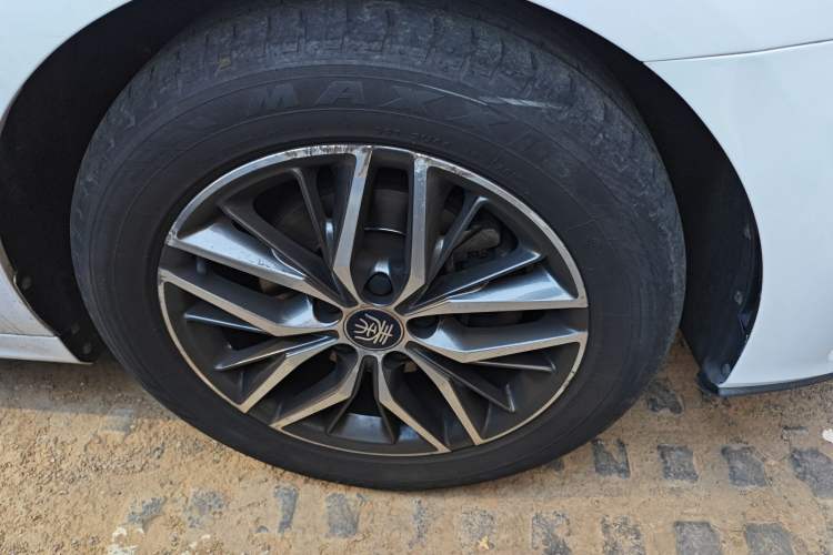 Used BYD Qin Pro New Energy 2019 EV Super Edition High-Power Long-Range Smart-Connected Cutting-Edge Model Right Front Wheel Hub