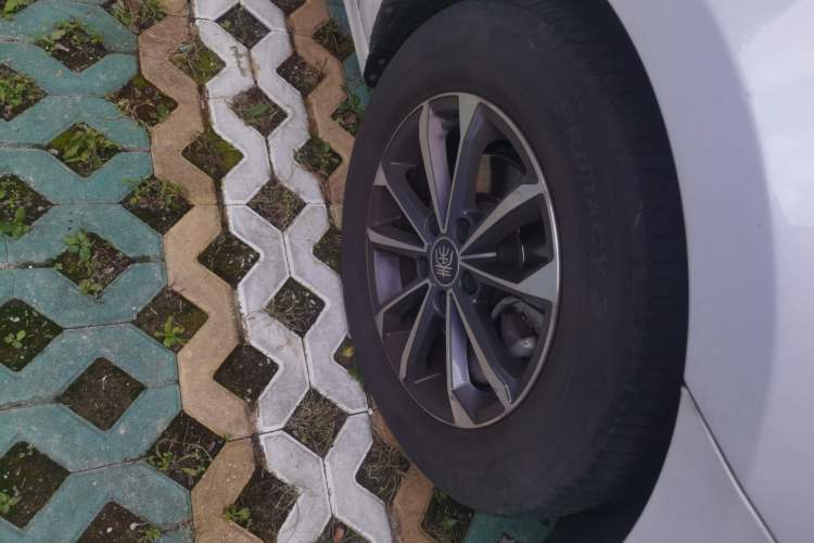 Used BYD Qin Pro New Energy 2019 DM Super Edition 1.5TI Automatic Smart Connect X-Trail Model China VI Standard Right Front Wheel Hub