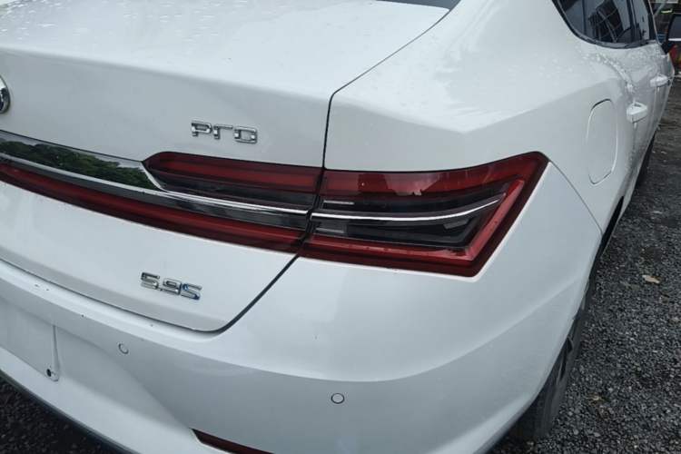 Used BYD Qin Pro New Energy 2019 DM Super Edition 1.5TI Automatic Smart Connect X-Trail Model China VI Standard Right Rear Taillight