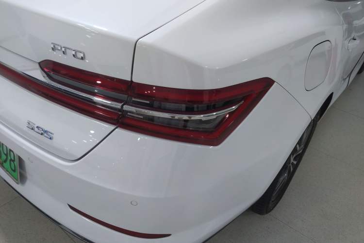 Used BYD Qin Pro New Energy 2019 DM Super Edition 1.5TI Automatic Smart Connect Speedy Model China VI Standard Right Rear Taillight