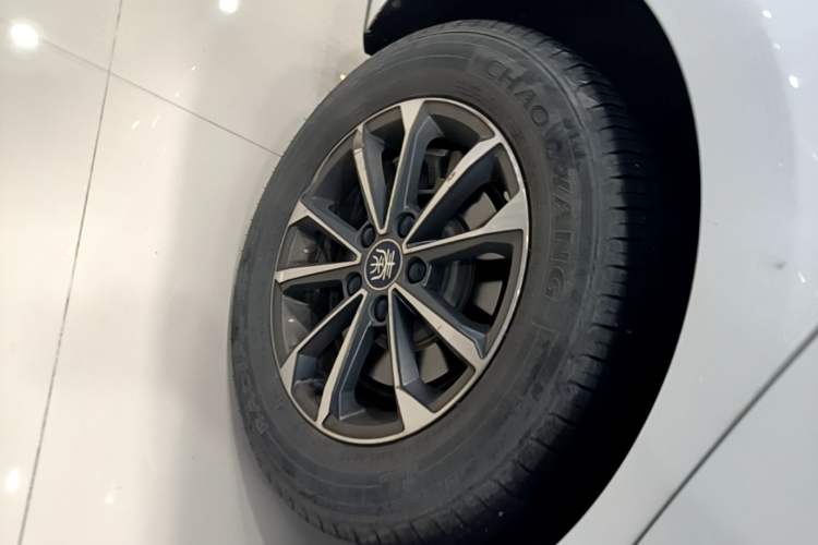 Used BYD Qin Pro New Energy 2019 DM Super Edition 1.5TI Automatic Smart Connect X-Trail Model China VI Standard Right Rear Wheel Hub