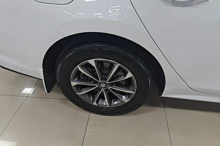 Used BYD Qin Pro New Energy 2019 DM Super Edition 1.5TI Automatic Smart Connect X-Trail Model China VI Standard Right Rear Wheel Hub